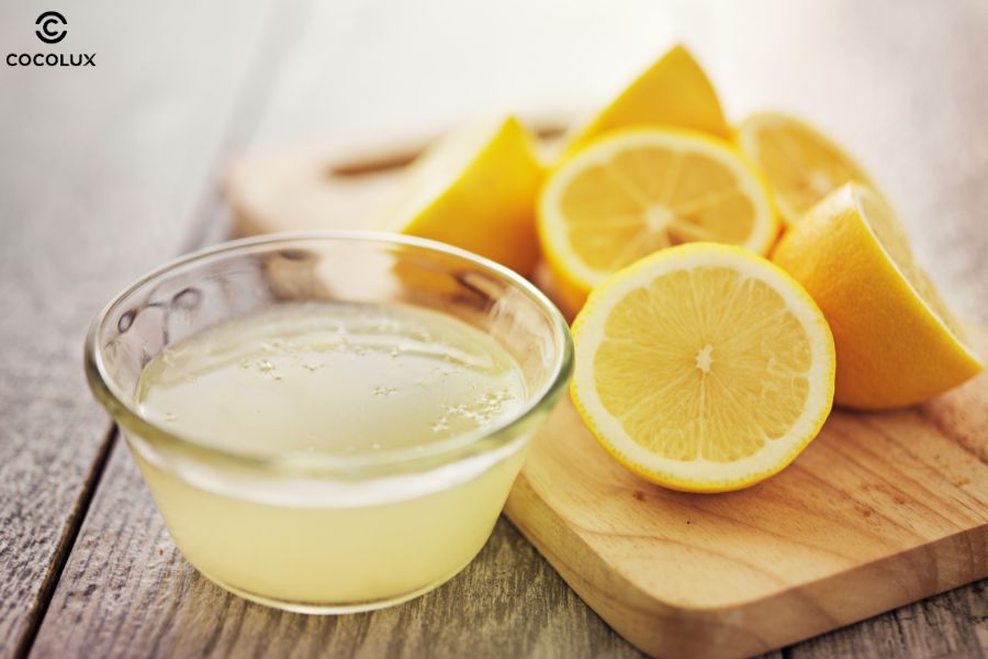 Chanh giúp làm sạch gàu, dầu thừa và tạo môi trường lý tưởng cho tóc phát triển khỏe mạnh