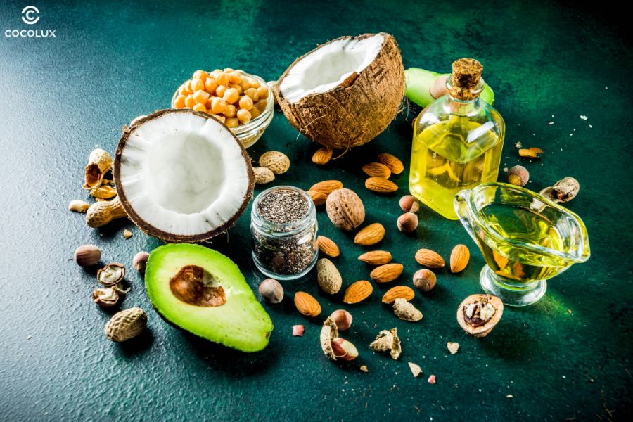 Cặp đôi dầu dừa và dầu oliu bổ sung dưỡng chất, giảm chẻ ngọn và làm tóc mềm mượt rõ rệt