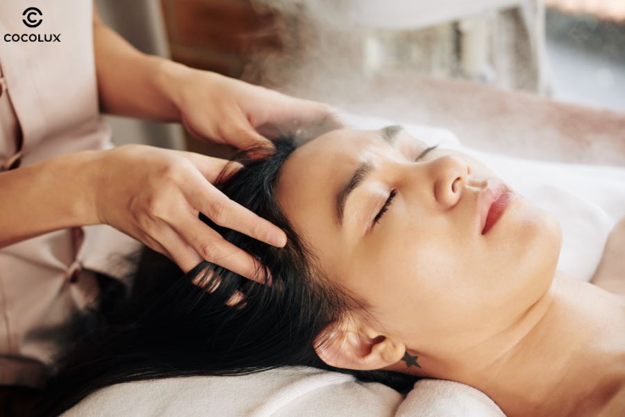 Massage da đầu, tỉa tóc định kỳ và dưỡng tóc bằng dầu thiên nhiên là những thói quen nhỏ nhưng có tác động lớn đến quá trình mọc tóc nhanh và khỏe