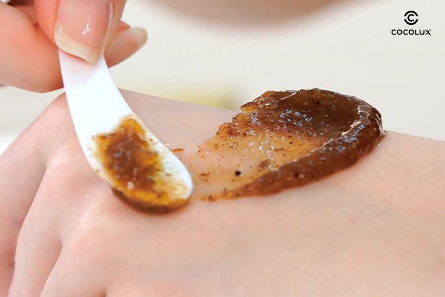 Kết cấu của Mặt Nạ I'm From Làm Dịu & Thải Độc Da Mugwort Mask